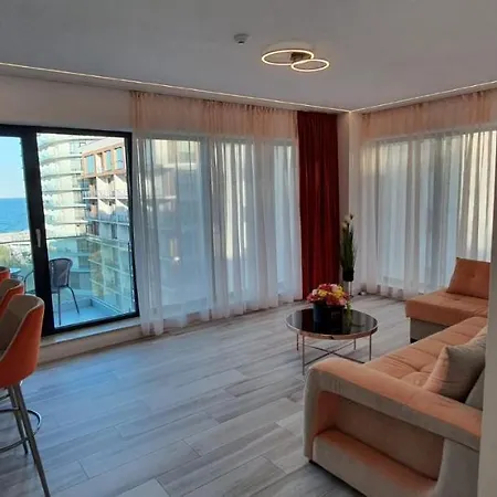 Seafront Boutique Luxury Apartment Acces Direct La Plaja Apartamento Mamaia